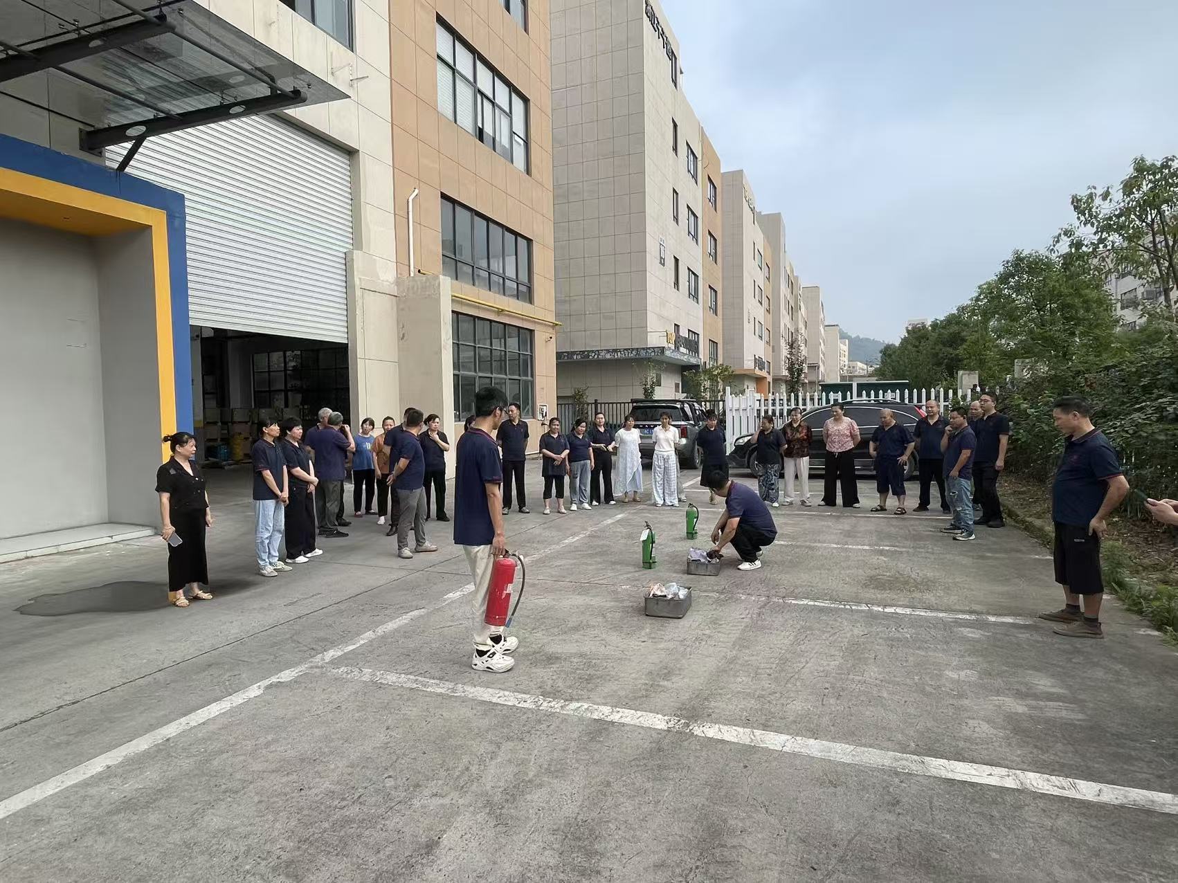 آگ کی حفاظت سے متعلق آگاہی کو مضبوط بنانا اور ایک محفوظ دفاع کی تعمیر - Zhejiang Yaodong Intelligent Manufacturing Technology Co., Ltd. فائر سیفٹی ڈرلز کا انعقاد